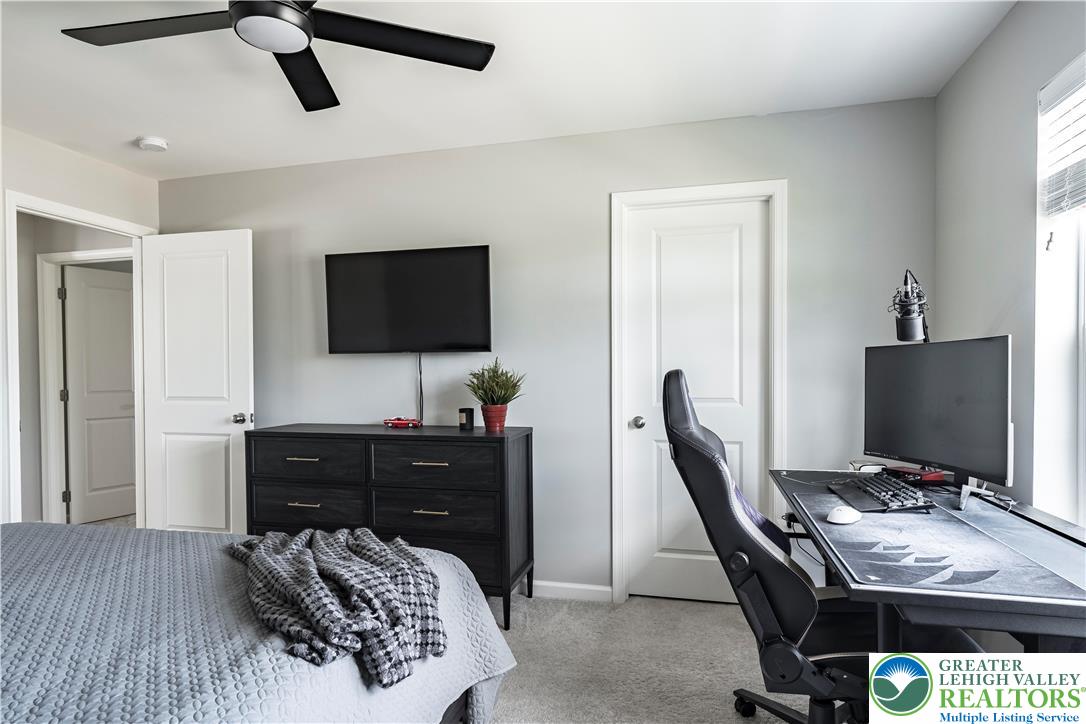 2638 Hollow View Drive