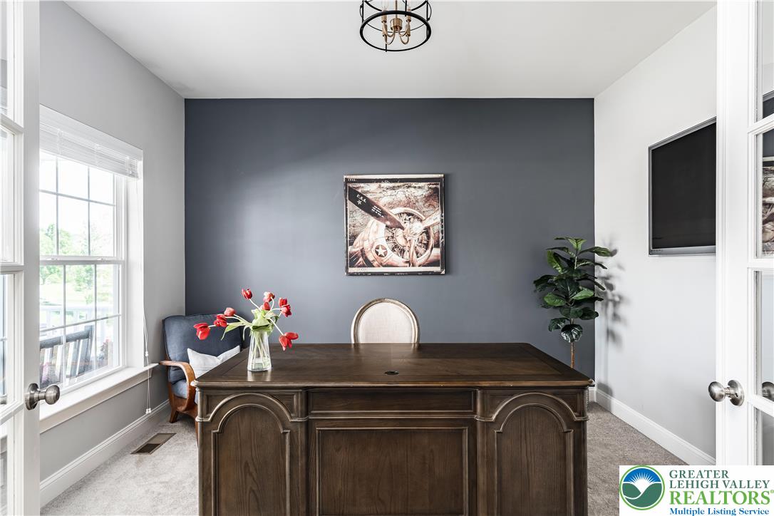 2638 Hollow View Drive