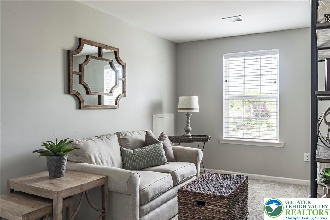 2638 Hollow View Drive