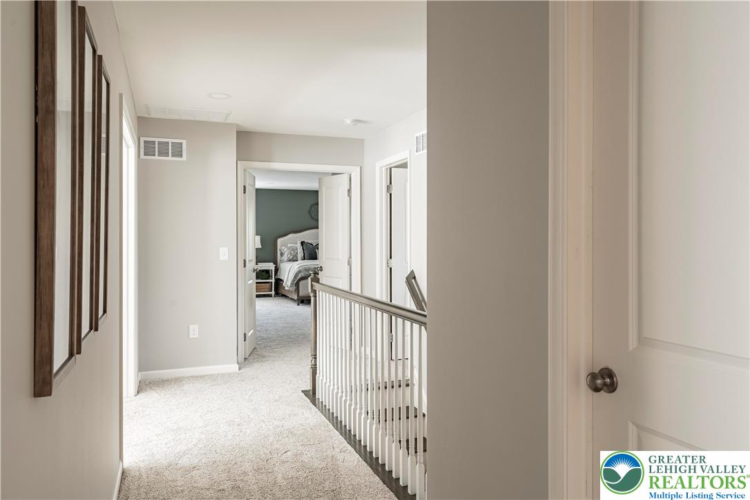 2638 Hollow View Drive