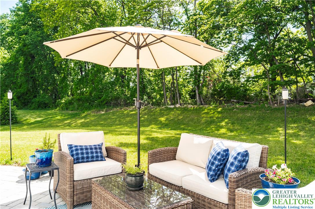 2638 Hollow View Drive