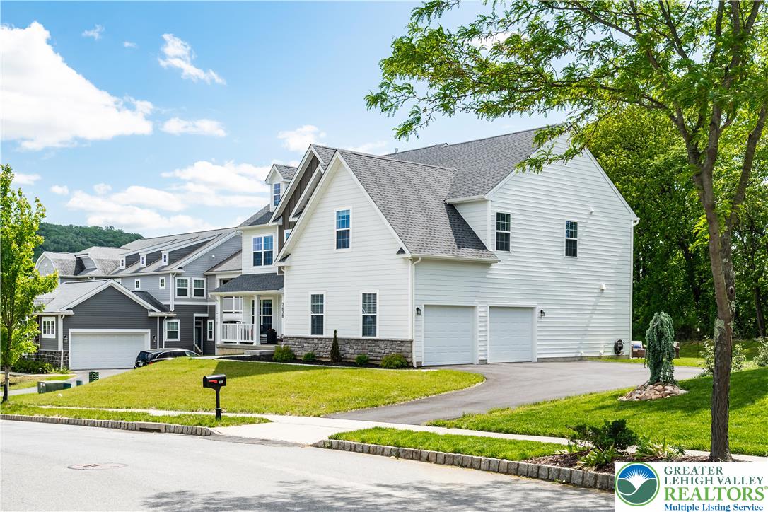 2638 Hollow View Drive