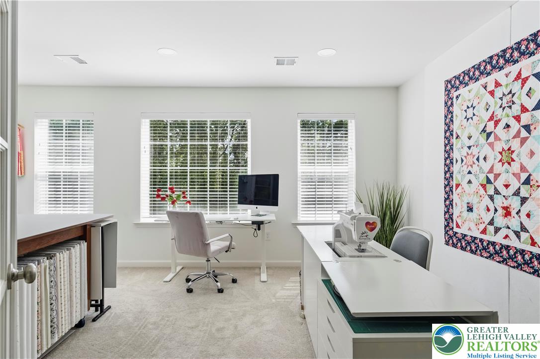 2638 Hollow View Drive