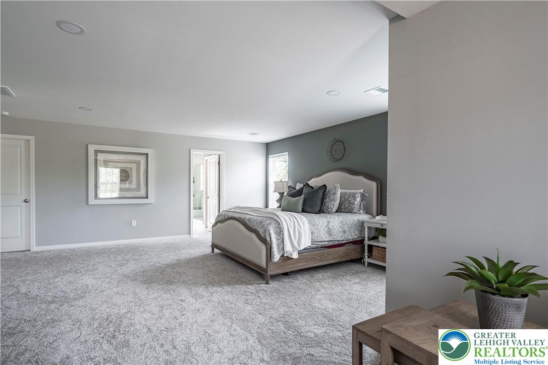 2638 Hollow View Drive