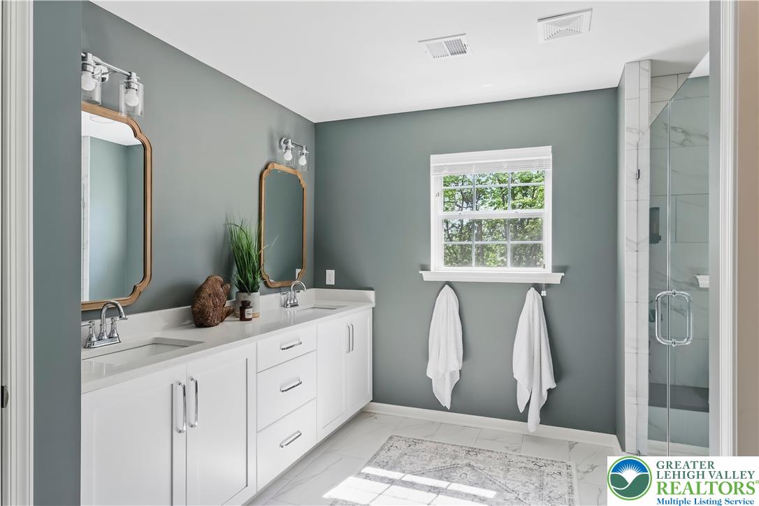 2638 Hollow View Drive