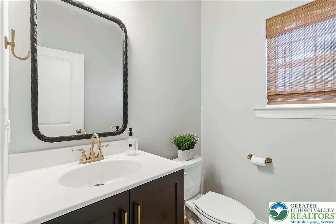 2638 Hollow View Drive