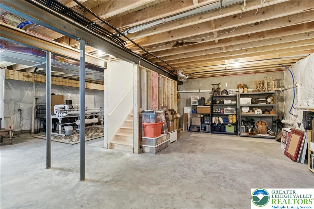 2638 Hollow View Drive