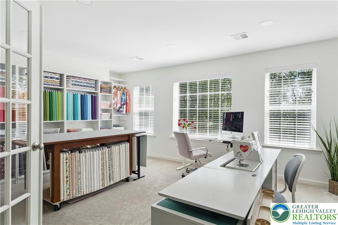 2638 Hollow View Drive