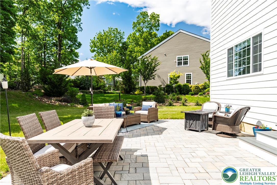 2638 Hollow View Drive