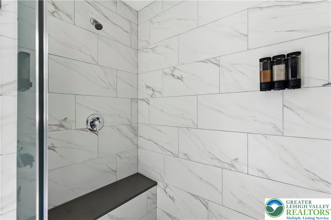 2638 Hollow View Drive