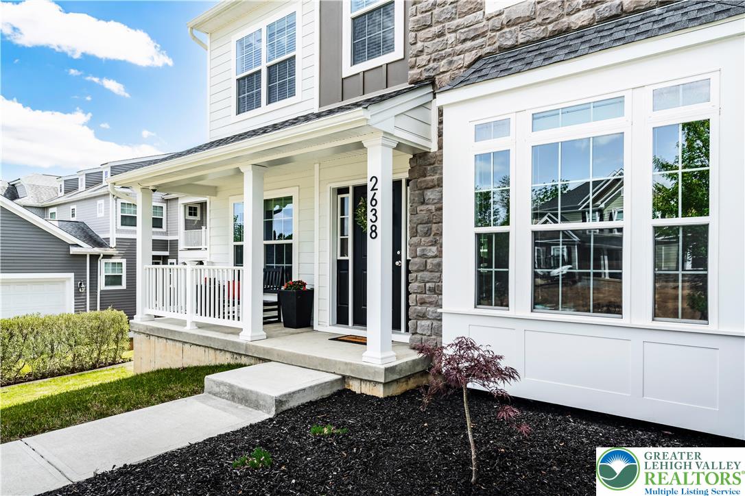 2638 Hollow View Drive