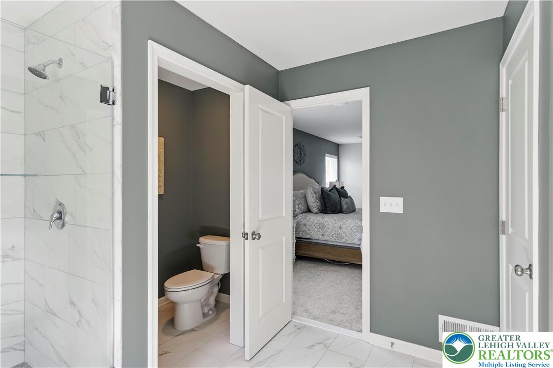 2638 Hollow View Drive