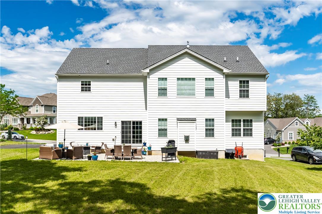 2638 Hollow View Drive