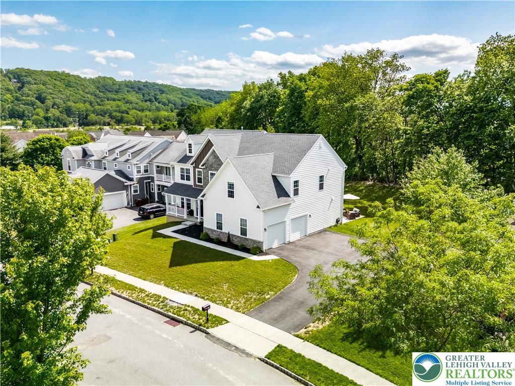 2638 Hollow View Drive