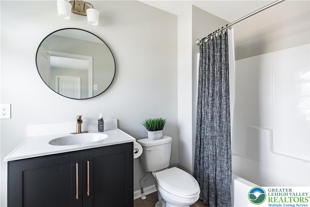 2638 Hollow View Drive