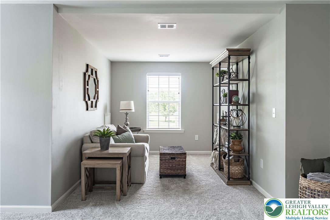 2638 Hollow View Drive