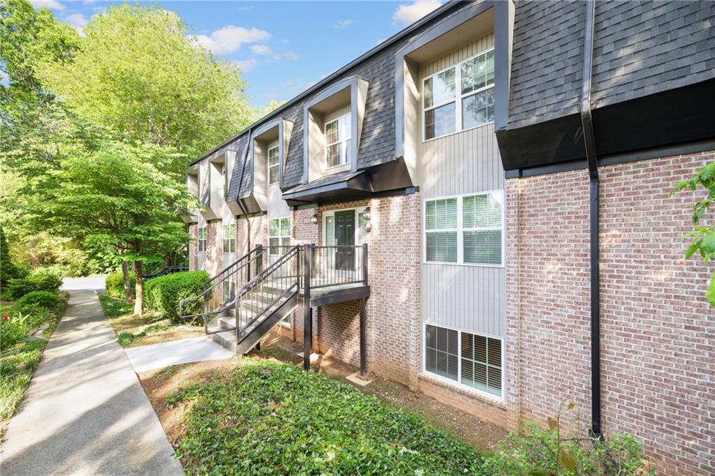 305 Winding River Village Drive Unit F