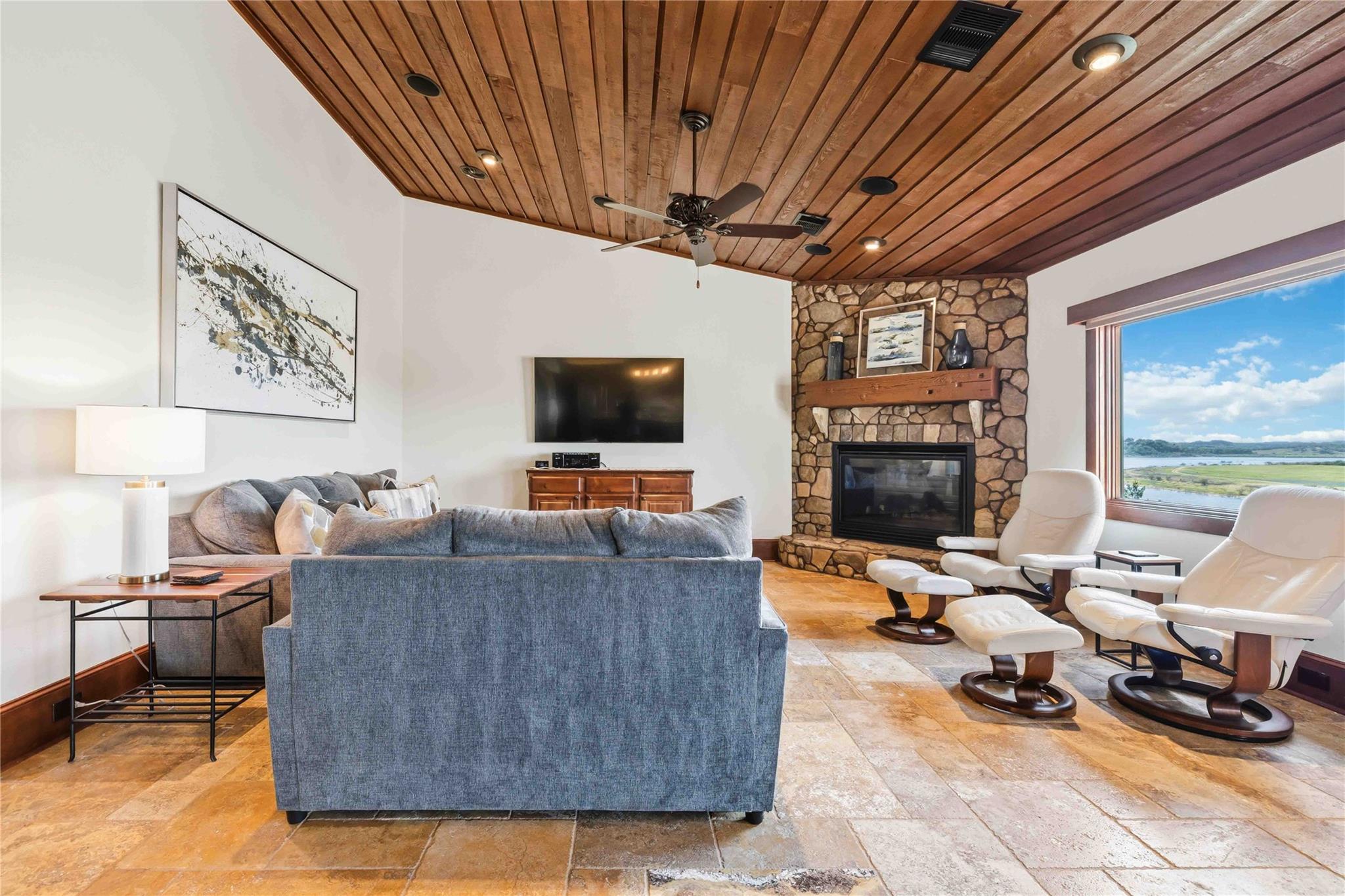 512 Harbor DR # 7