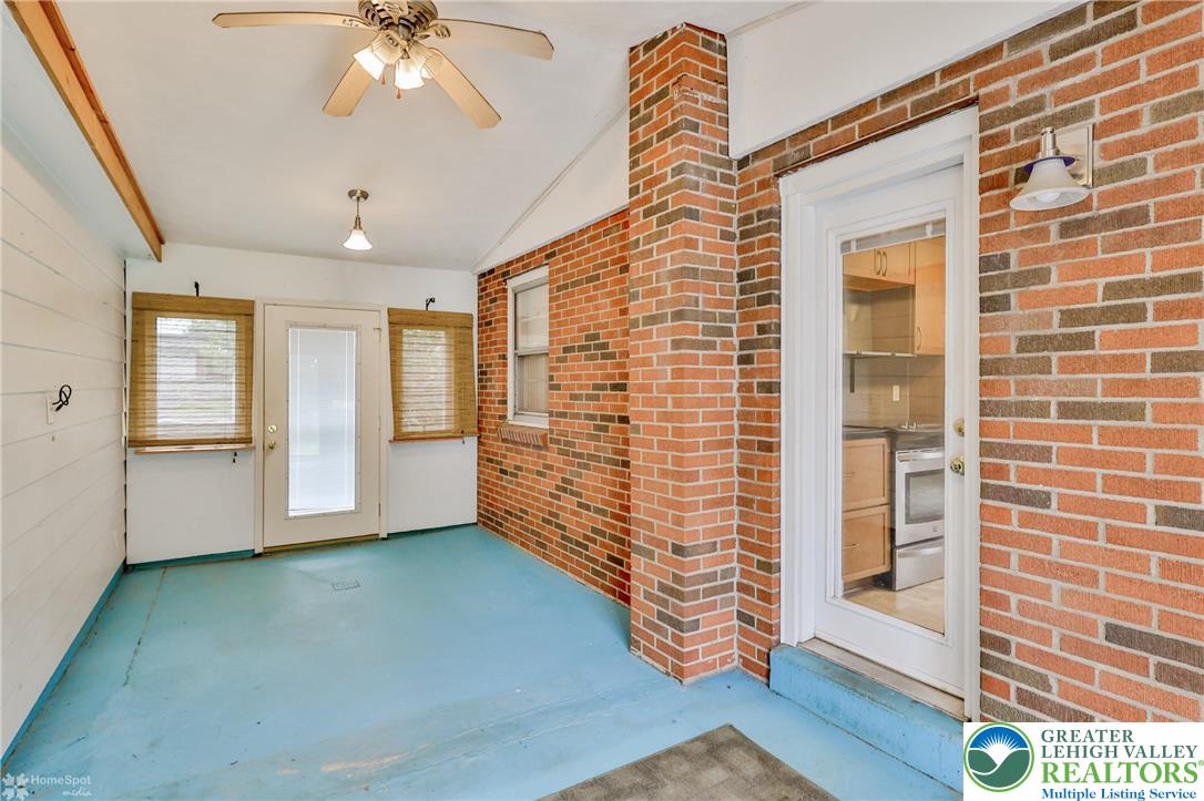1390 Oakwood Drive