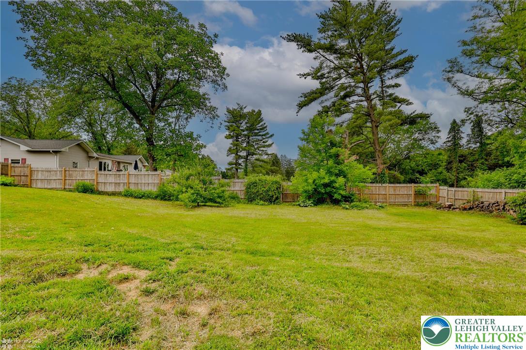 1390 Oakwood Drive