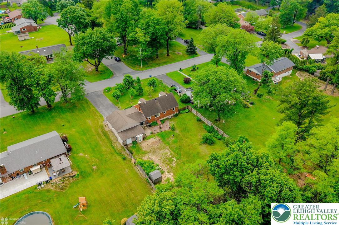 1390 Oakwood Drive