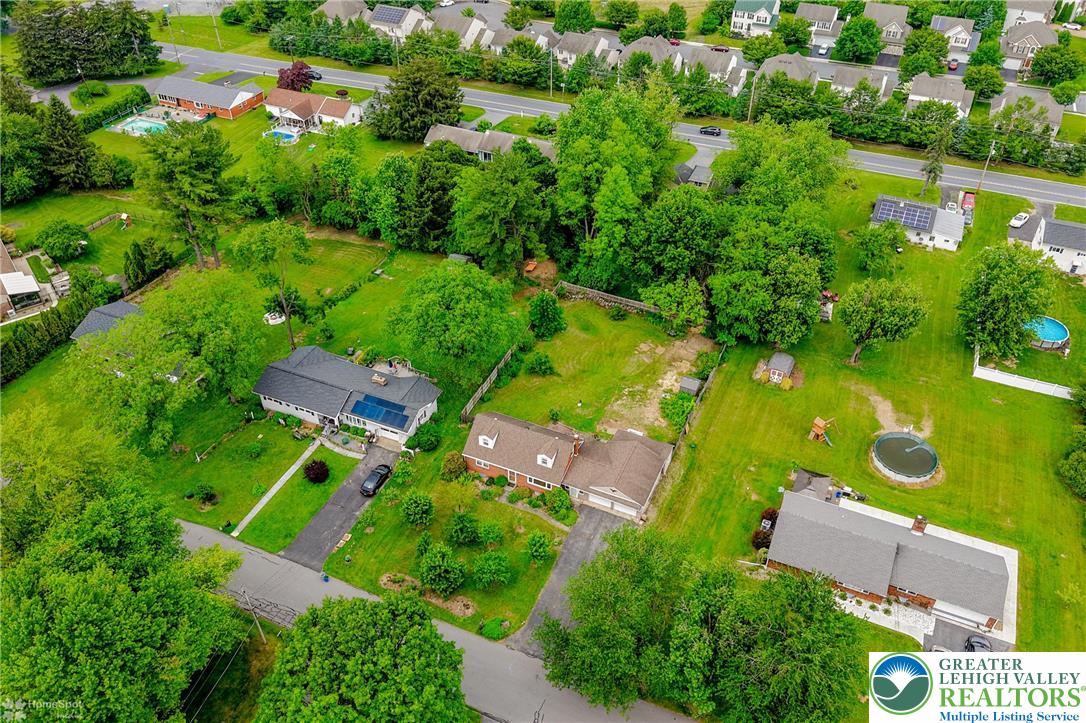 1390 Oakwood Drive