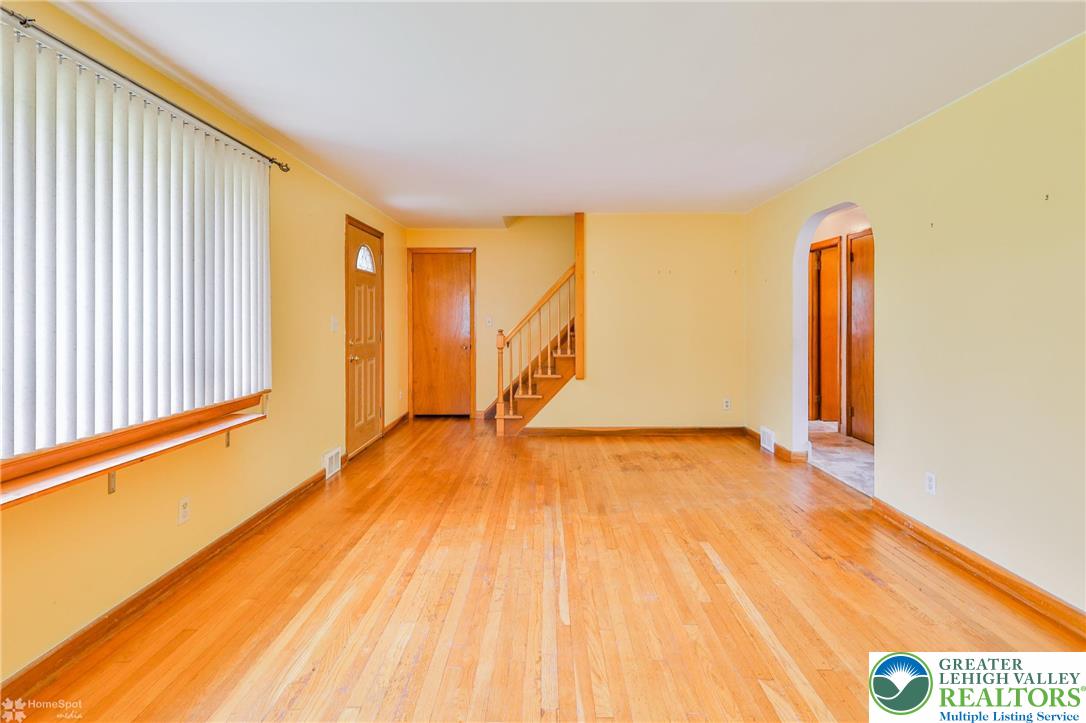 1390 Oakwood Drive