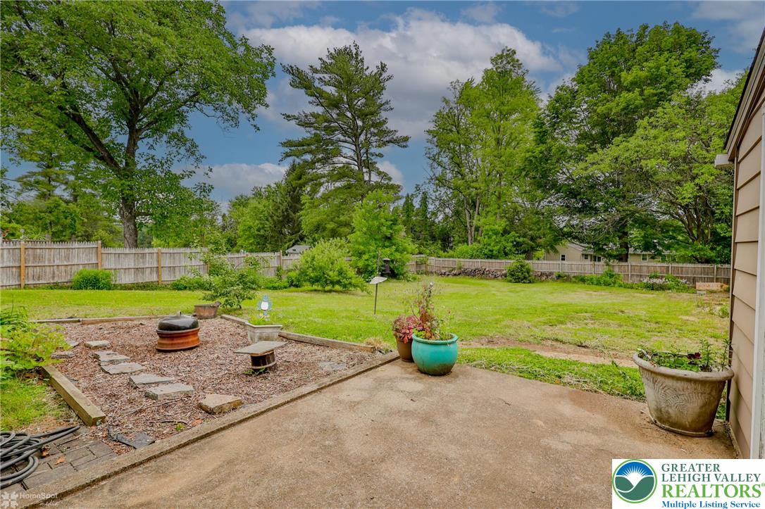 1390 Oakwood Drive