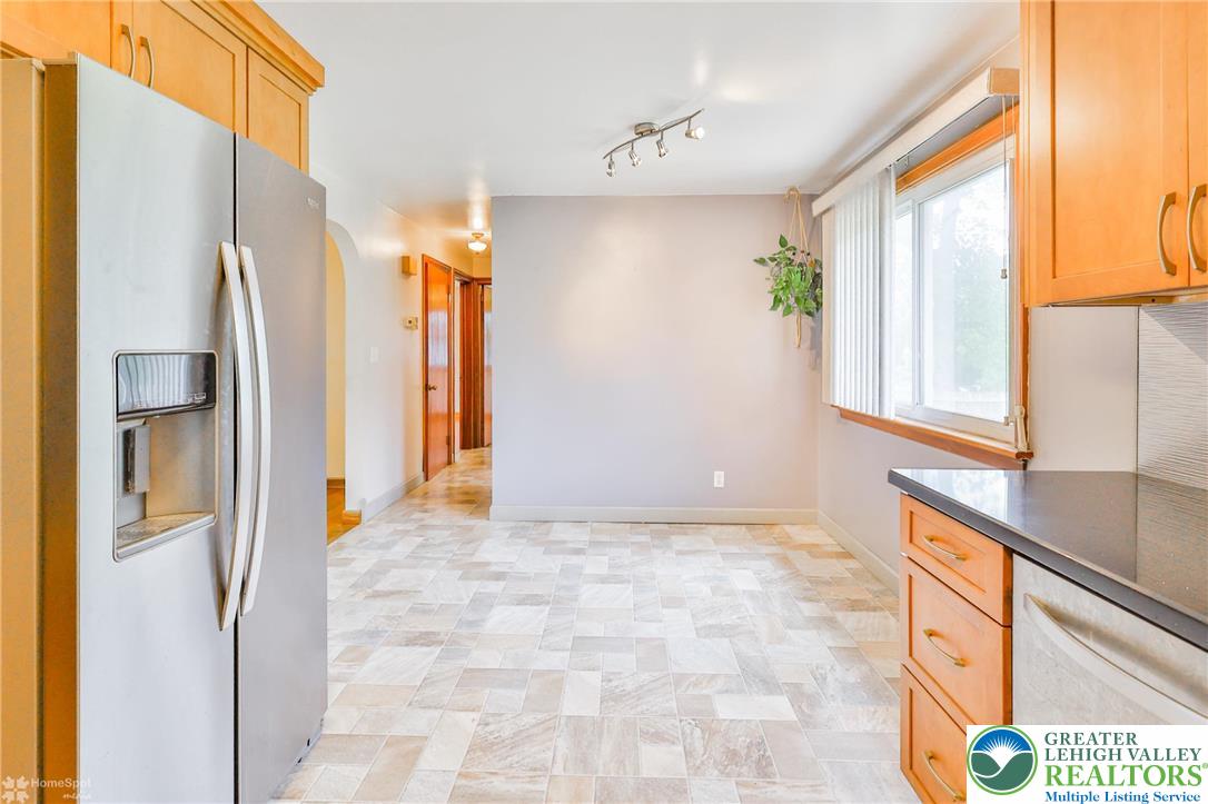 1390 Oakwood Drive