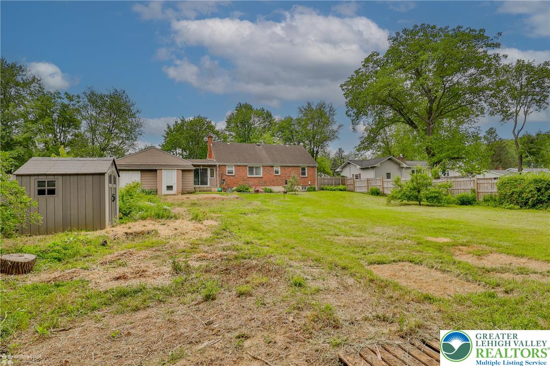 1390 Oakwood Drive