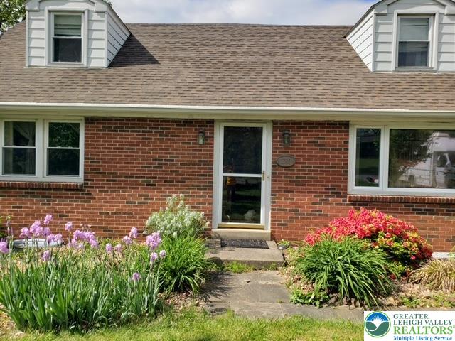 1390 Oakwood Drive