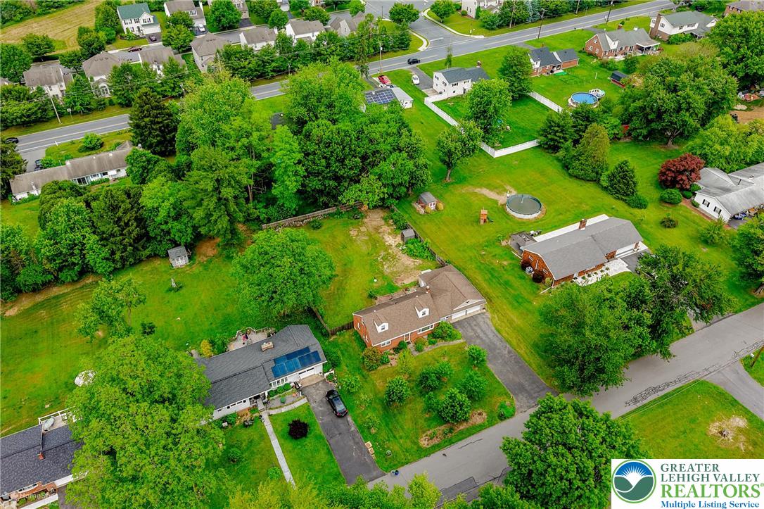 1390 Oakwood Drive