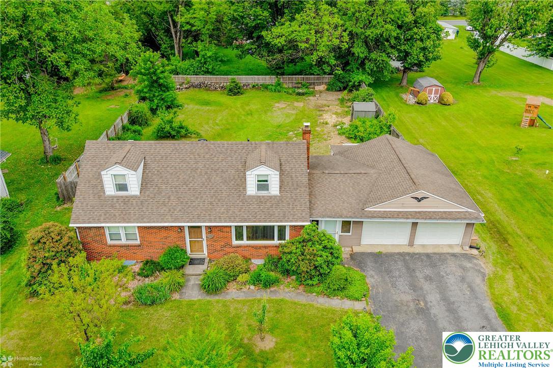 1390 Oakwood Drive