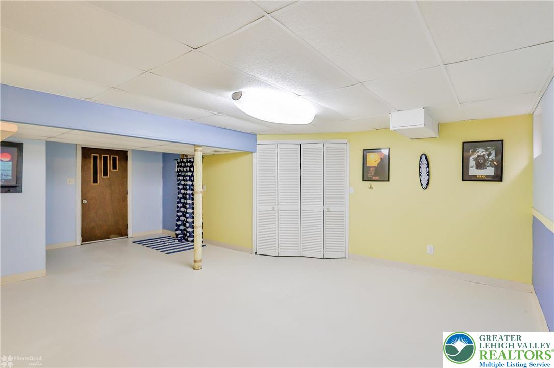 1390 Oakwood Drive