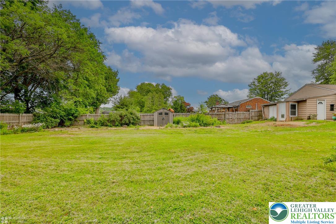 1390 Oakwood Drive