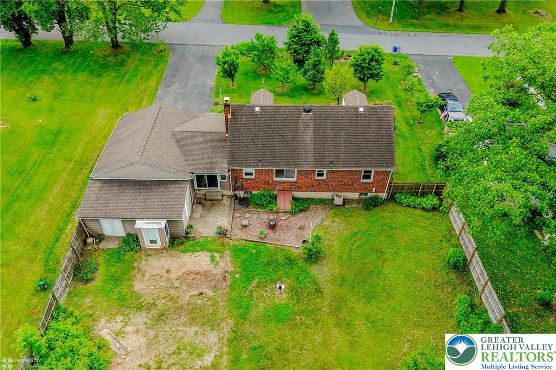 1390 Oakwood Drive