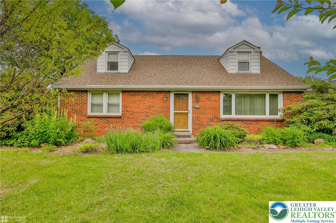 1390 Oakwood Drive