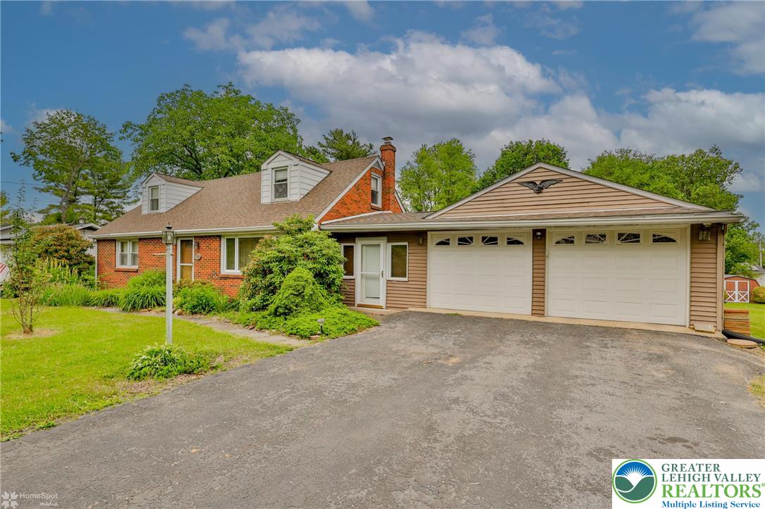 1390 Oakwood Drive