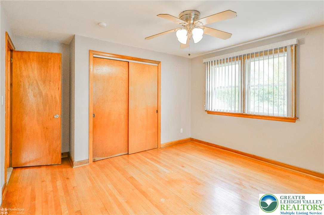 1390 Oakwood Drive