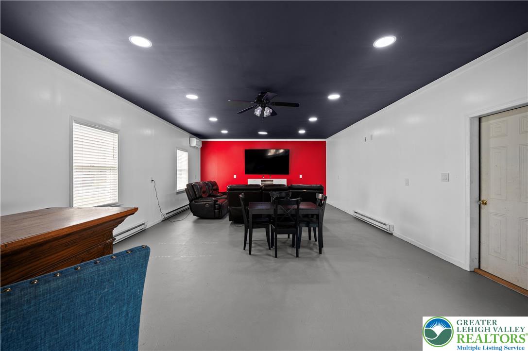 1674 Easton Road