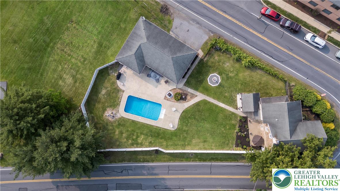 1674 Easton Road