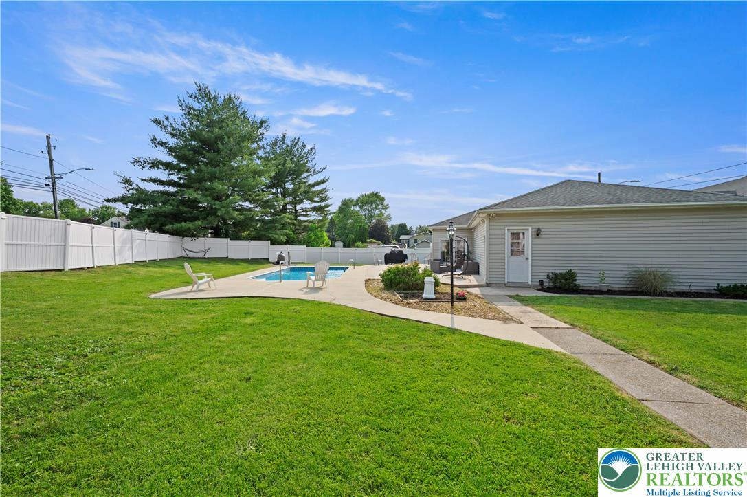 1674 Easton Road