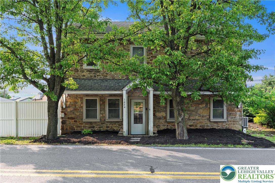 1674 Easton Road