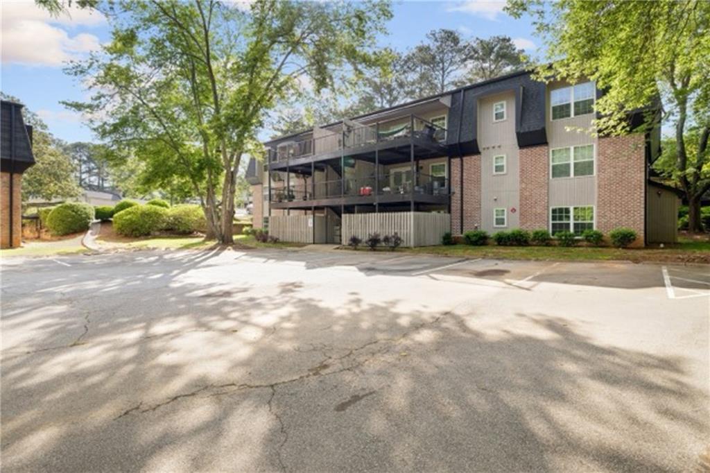 305 Winding River Village Drive Unit F