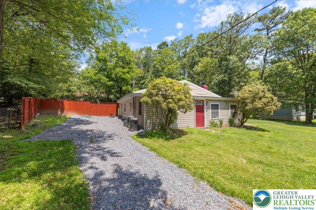 1107 Bluegrass Lane