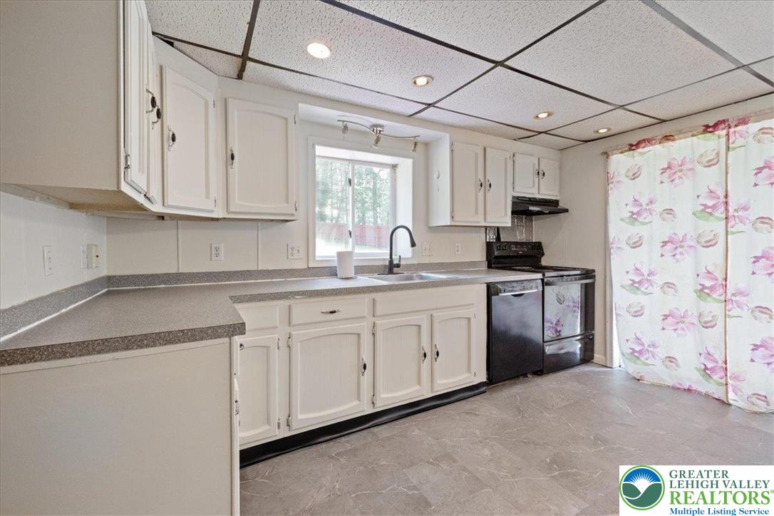 1107 Bluegrass Lane