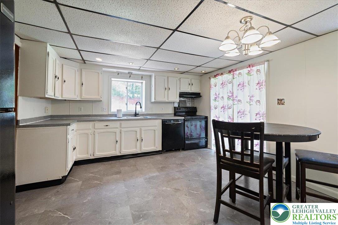 1107 Bluegrass Lane