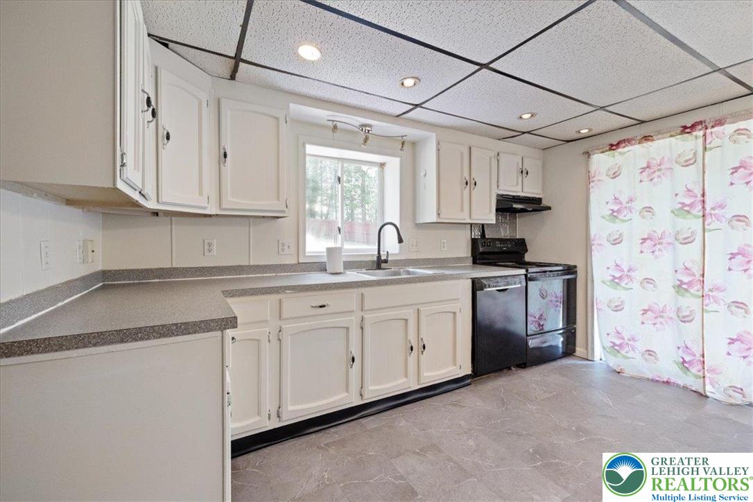 1107 Bluegrass Lane