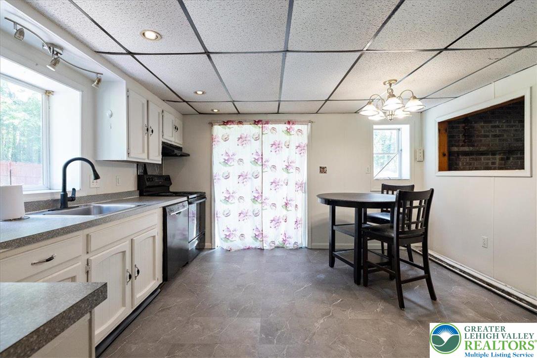 1107 Bluegrass Lane