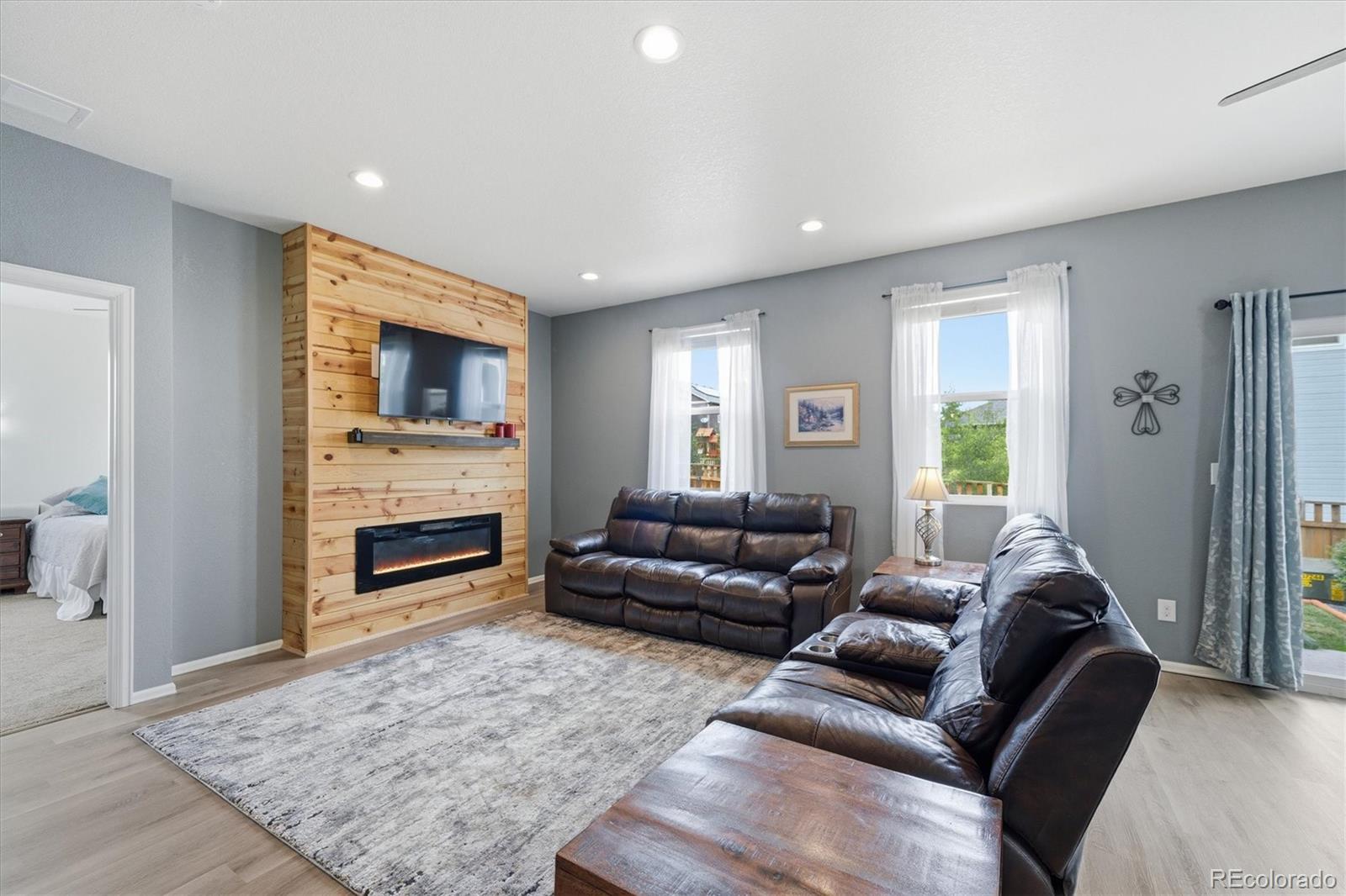 583 Hermosa Street